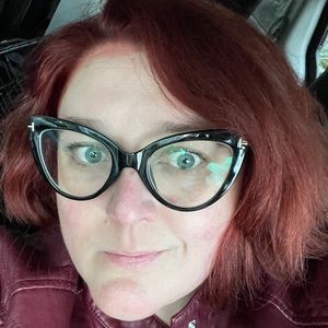 Meet your Posher, Dena